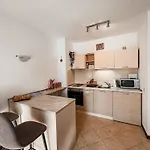 Royal Sun - Vaio - 1br With Balcony - Pool View דירה סאני ביץ'
