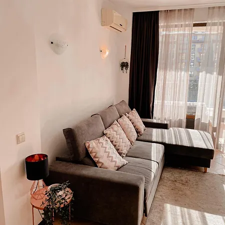 Royal Sun - Vaio - 1br With Balcony - Pool View * Sluneční pobřeží