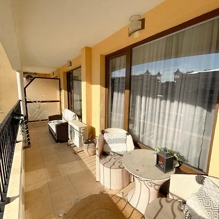 Royal Sun - Vaio - 1br With Balcony - Pool View *